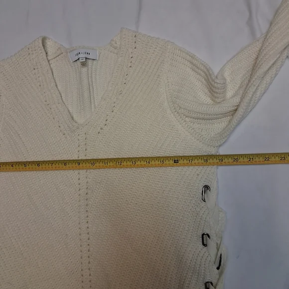 John + Jenn Cream V-Neck Sweaterwomen Size M - Picture 13 of 16